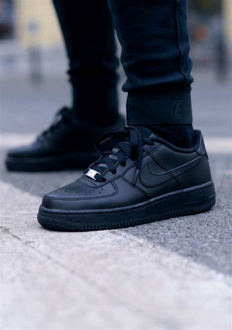 air force 1 all black.